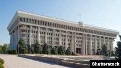 Здание Жогорку Кенеша Кыргызстана.