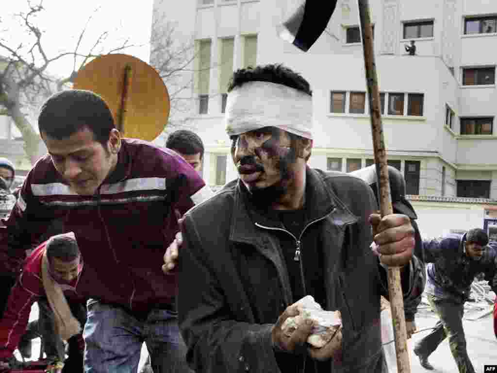 Каһирәдә полиция һәм демонстрантлар бәрелеше, 29 гыйнвар 2011