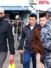 "Платеж за бдительность". В России предложили платить за доносы на мигрантов 