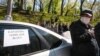 Ілюстративне фото: акція протесту представників малого бізнесу, які потерпають від карантину, під Кабміном. Київ, 29 квітня 2020 року