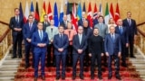 2025-nji ýylyň 2-nji martynda Londonda geçirilen "Geljegimizi kepil geçmek" sammitiniň gatnaşyjylary.