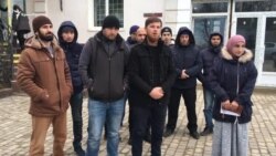Штраф Рианы Куламетовой традиционно оплатили 10-рублевыми монетами (видео)