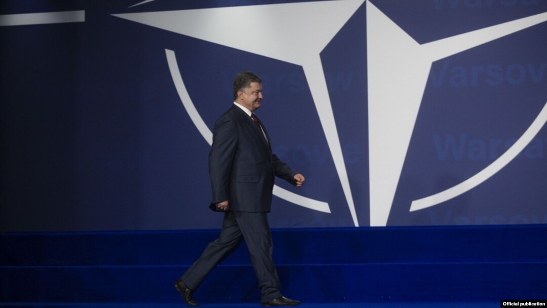 Ілюстраційне фото. Президент України Петро Порошенко на саміті НАТО у Варшаві, 8 липня 2016 року