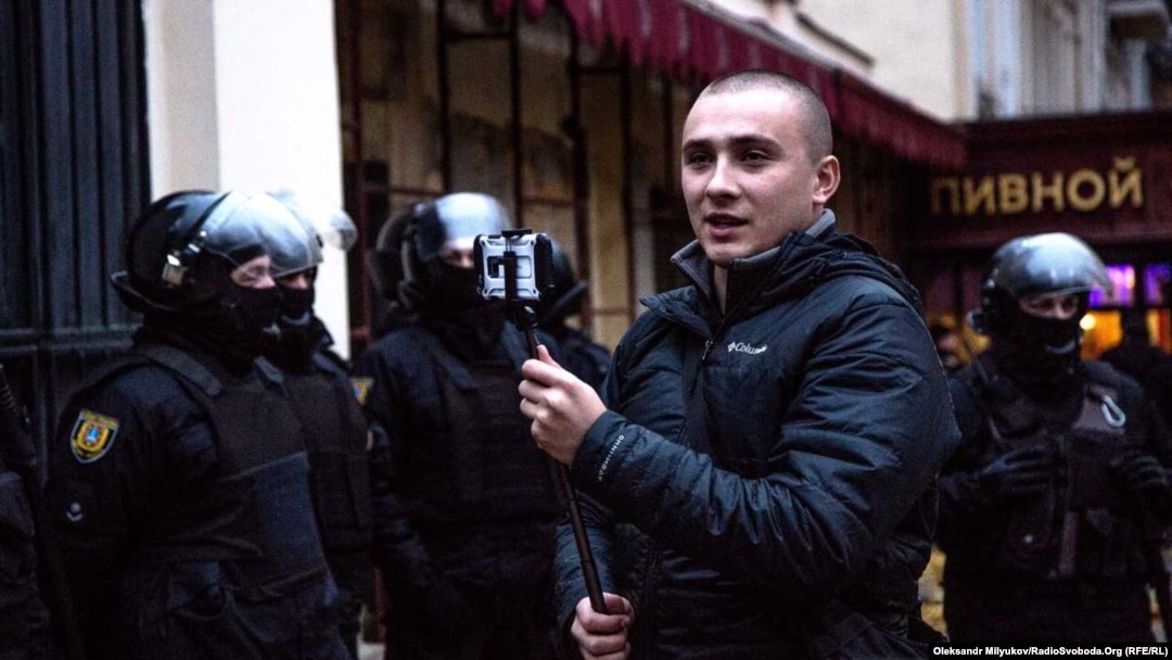 Громадський активіст Сергій Стерненко на акції проти забудови Літнього театру, 18 листопада 2017 року