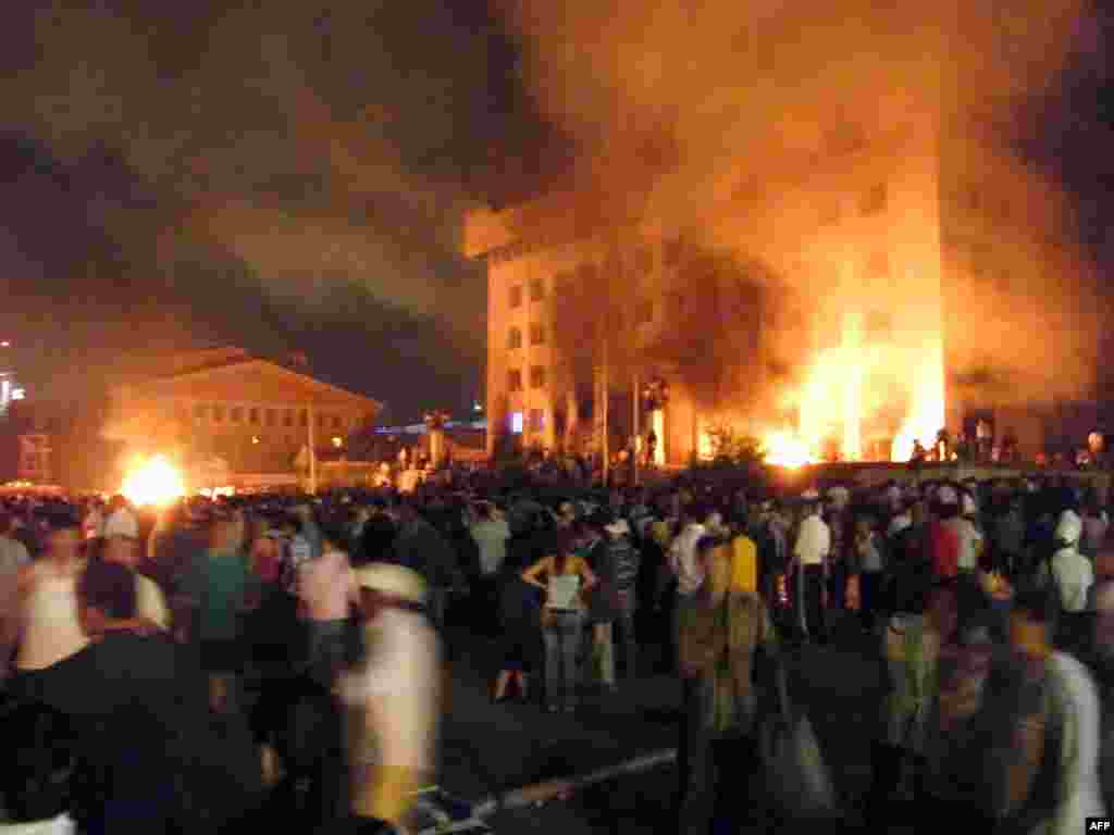 Выступления монгольской оппозиции в 2008 году.