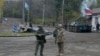 Азербайджанські військові і російські миротворці на посту біля міста Шуша, контроль над яким відновив Азербайджан, 13 листопада 2020 року