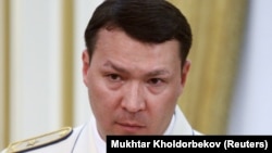 Самат Әбіш.