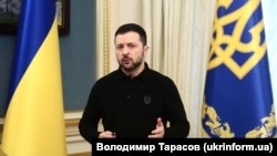 «Усі наші форми тиску, уся наша робота з партнерами заради тиску на Росію – це те, що абсолютно потрібно. Тиск переконує. Тиск на полі бою. Тиск в економіці, і саме для цього – санкції. Тиск у політиці»
