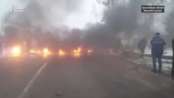 Оставшиеся на сутки без электричества жители Сурхандарьинской области устроили протест и подожгли шины