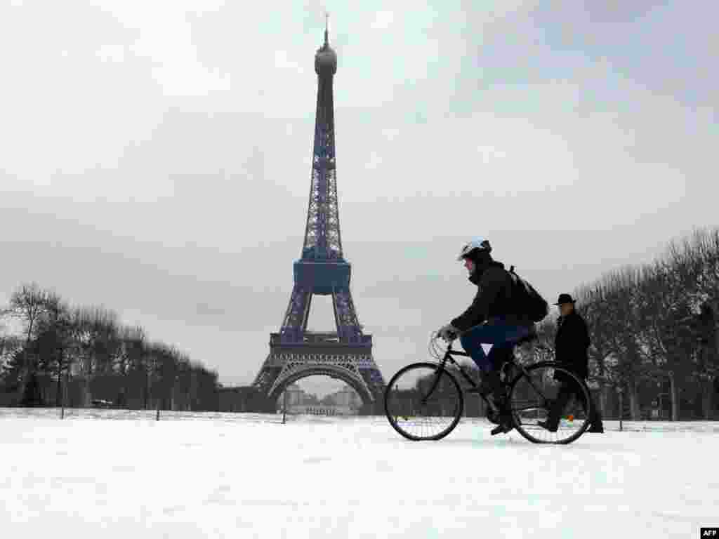 The Eiffel Tower in Paris, built as an entrance arch to the 1889 World's Fair, has become one of the world's iconic public monuments. Before its opening, however, the tower was criticized by many artists of the day, who objected to "this useless and monstrous" tower. It was an immediate hit with the public, however, and was allowed to remain standing, despite architect Gustav Eiffel only having a permit allowing the tower to stand for 20 years.