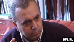 Armenia -- Former Prime Minister Hrant Bagratian is interviewed by RFE/RL on November 2, 2009.