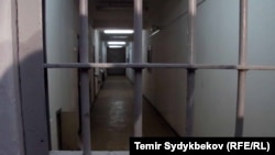 Türkmen türmeleri halkara gözegçileriniň, garaşsyz synçylaryň baryp we görüp bilmeýän ýerleri bolmagynda galýar.