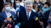 Як стверджують у ДБР, «ухилення» від процесуальних обов’язків, у якому звинувачують Порошенка, може надати судді підстави для застосування «найбільш суворого запобіжного заходу»