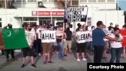 Demirgazyk Kipr. Türkmenler protest mahalynda. Arhiw suraty