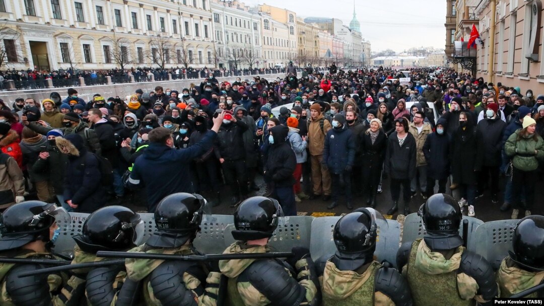 За даними моніторингу, російська поліція приходила щонайменше до 16 незалежних журналістів напередодні опозиційних демонстрацій 31 січня, щоб застерегти їх від висвітлення подій