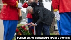Predsjednik Skupštine Crne Gore Andrija Mandić polaže vijenac u kasarni Danilovgrad povodom 26 godina od početka NATO intervencije na SR Jugoslaviju, 24. marta 2025.