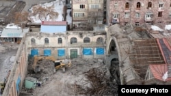 Armenia - Destruction of the roof of the closed market, where?, 02Mar2012