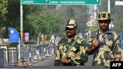 Hindistanyň esgerleri Pakistan bilen serhetde nobatçylyk çeýärler