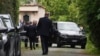 Delegații sosesc la Ambasada Omanului la Roma după o întâlnire cu ușile închise între delegațiile iraniene și cele americane pentru a discuta despre programul nuclear al Teheranului, care avansează rapid, vineri, 23 mai 2025.