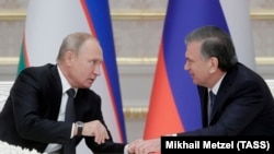 Президенты Владимир Путин и Шавкат Мирзияев.